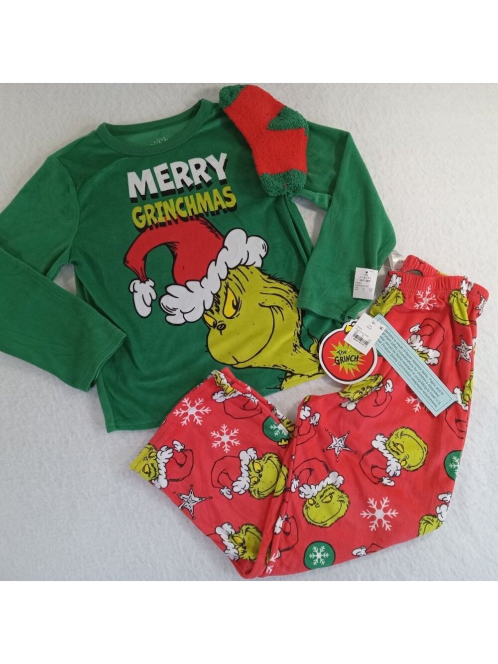 The Grinch Merry Grinchmas Kids Sleepwear Pajama Set Small 6/7 Socks Dr Seuss
